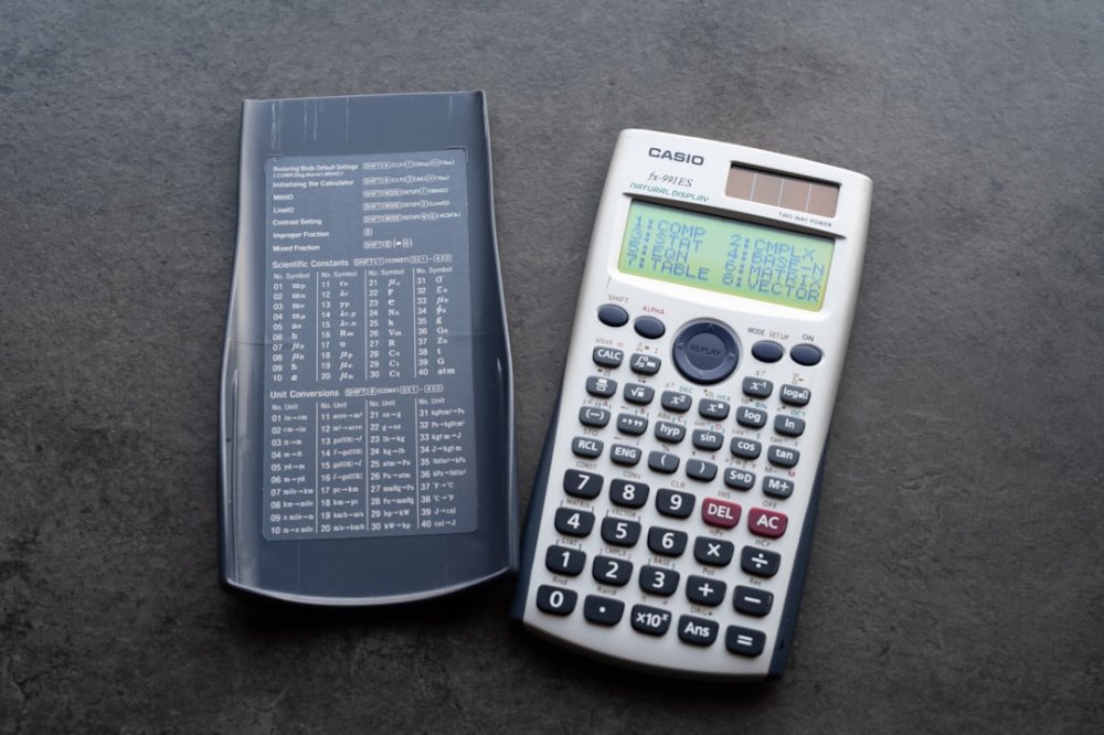 Пример calculator math, average numbers, statistics chart, data analysis