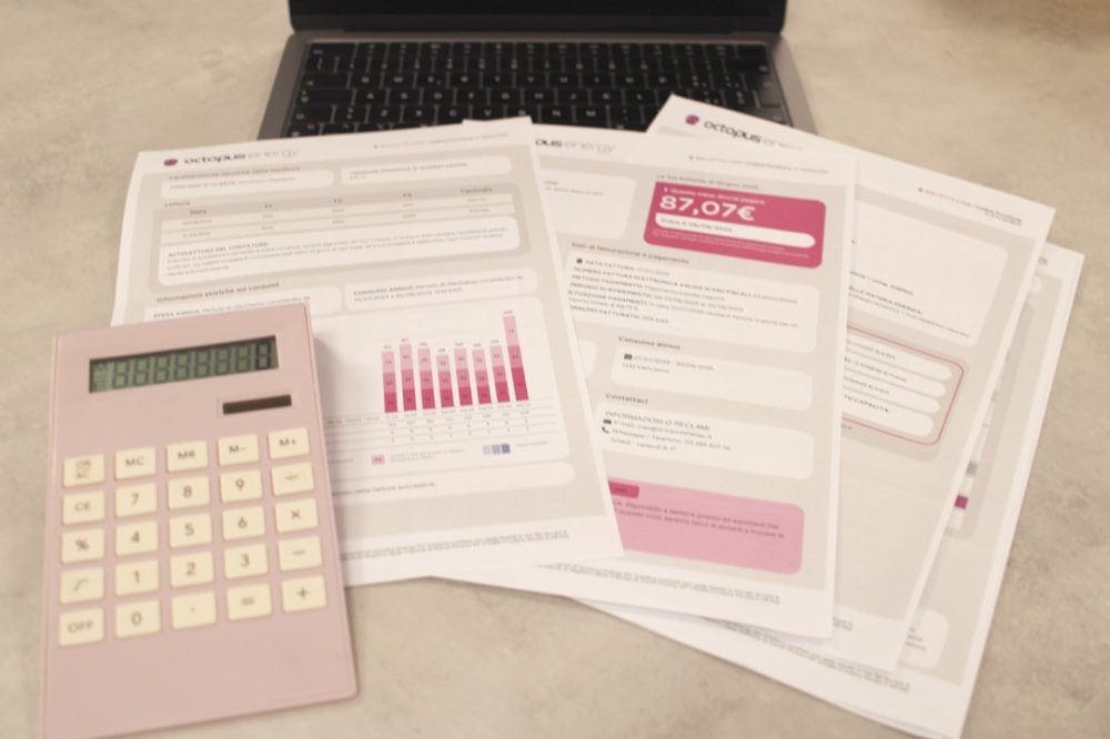 Изображение salary calculation, payroll tax, income statement, financial calculator